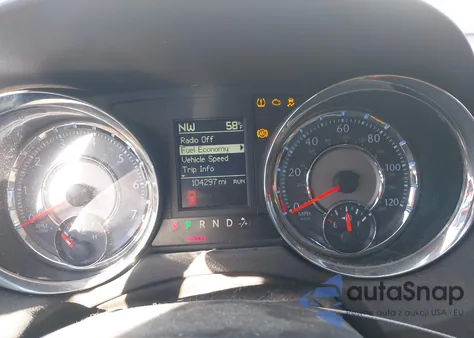 2011 Chrysler Town & Country Touring z USA, uszkodzony, nr VIN 2A4RR5DG2BR771273